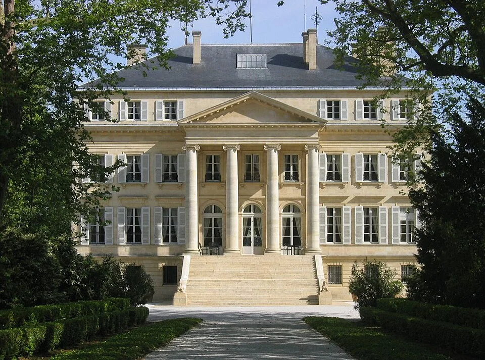 Image of the exterior of the Bordeaux wine estate Chateau Margaux.